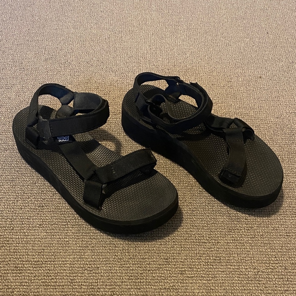 Teva Women's Classic Black Platform style Sandals sz 8